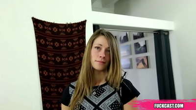 我喜歡像她這樣的他媽的女孩,那些一開始表現得很獨立和謙虛的女孩,然後變成了所有人中最大的蕩婦